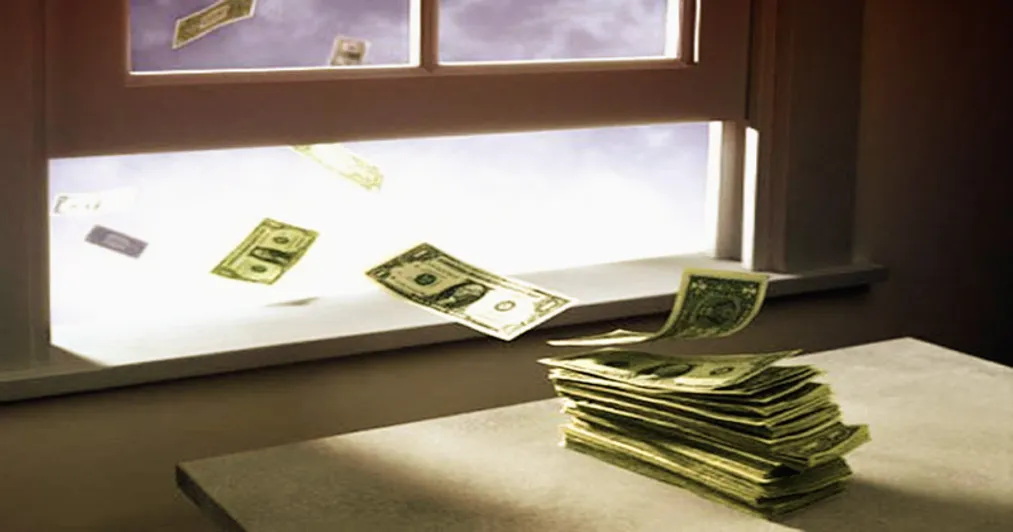 Капитал - ЦБ ухудшил прогноз по оттоку капитала из России