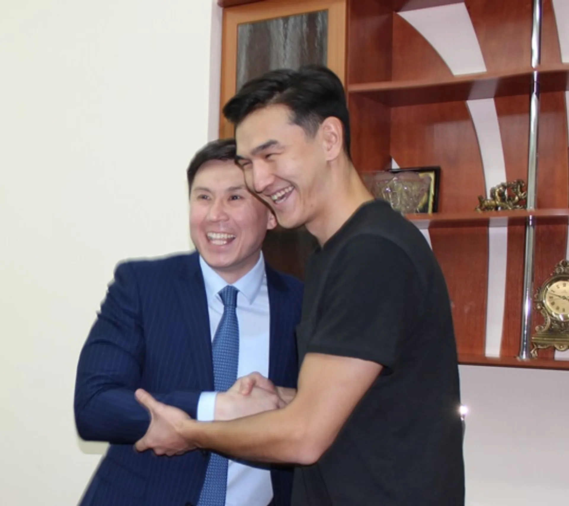 Капитал - Нурлан Сабуров дал благотворительный концерт в Степногорске