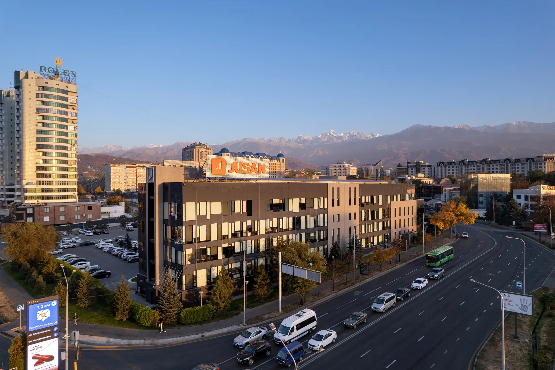 Капитал - Jusan Bank лидирует по росту активов, сокращает просрочку