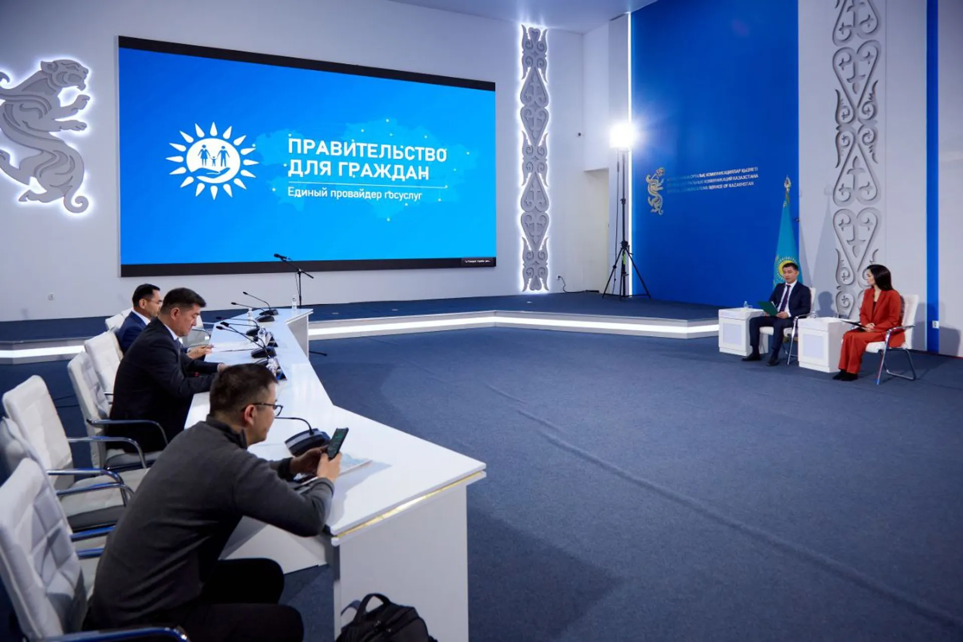 Капитал - В ЦОНах столицы установят терминалы для документирования