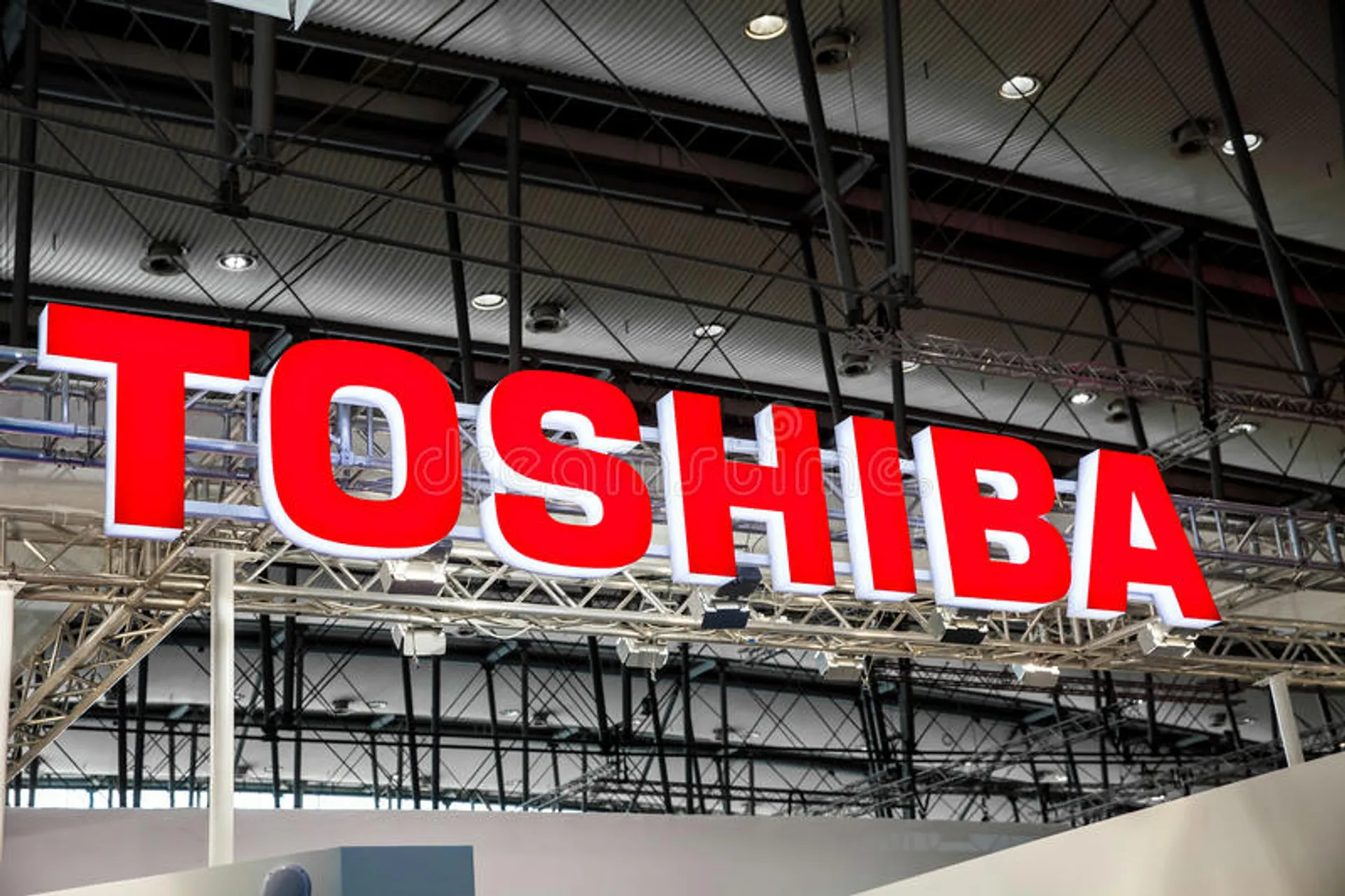 Капитал - Toshiba впервые за 4 года получила чистую прибыль