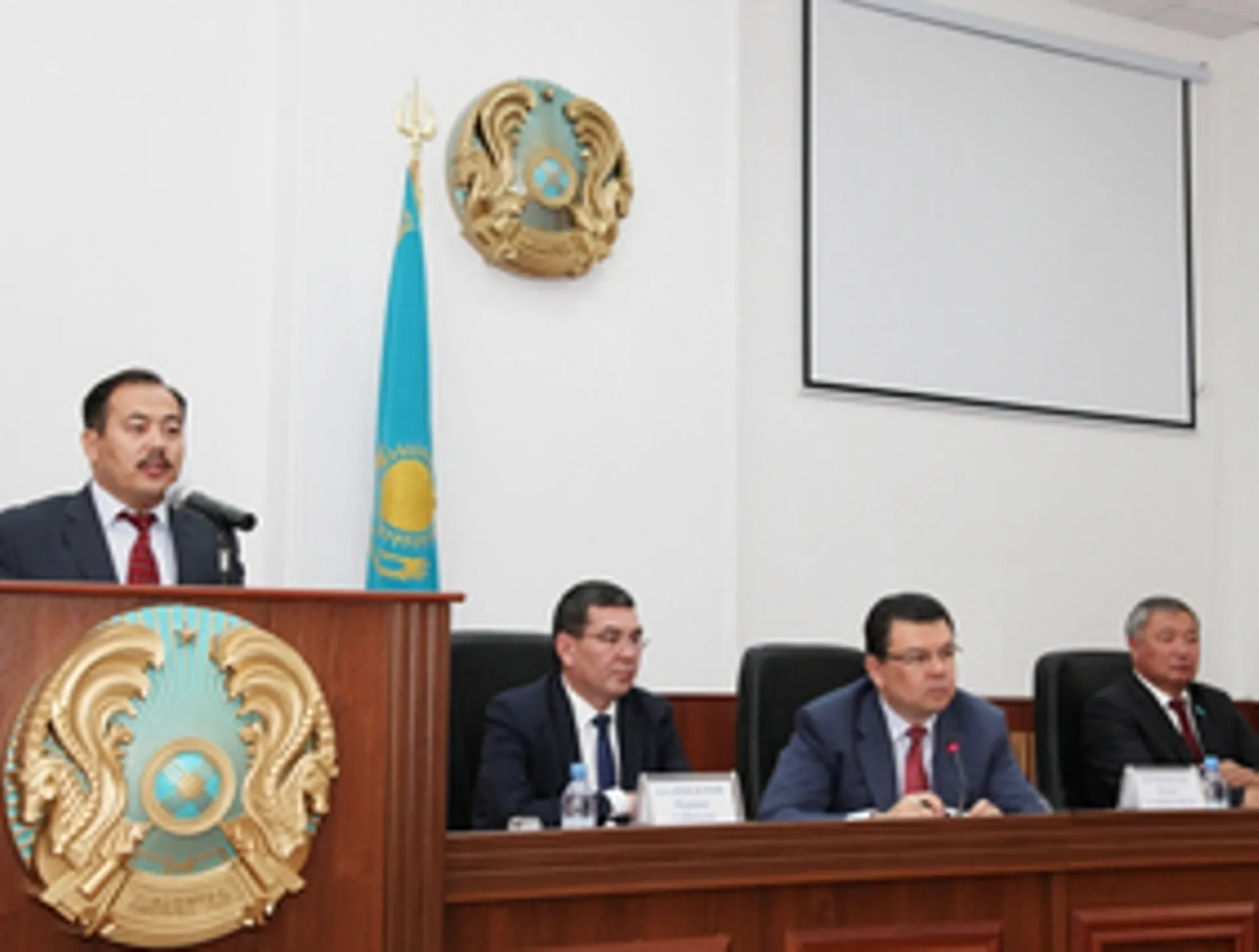 Капитал - Назначены акимы 4 районов Жамбылской области