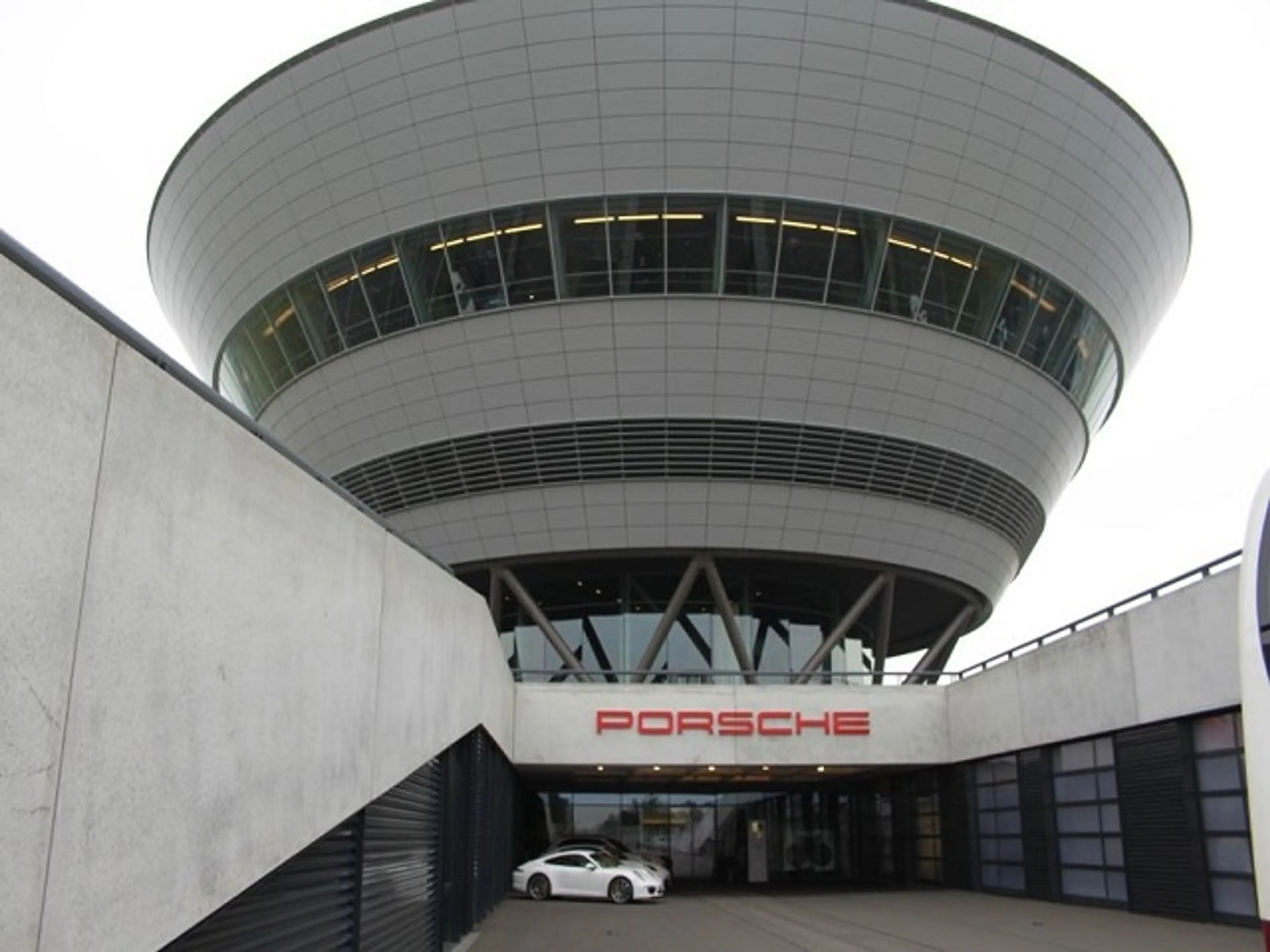 Капитал - Porsche Cayenne «перевалил» за полмиллиона