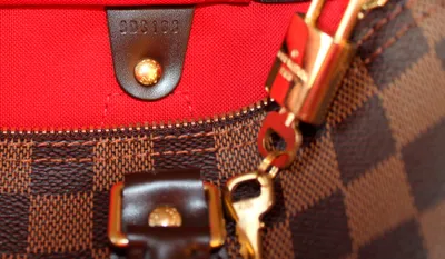 За подделку брендов торговцы Алматы оштрафованы на 3 млн тенге