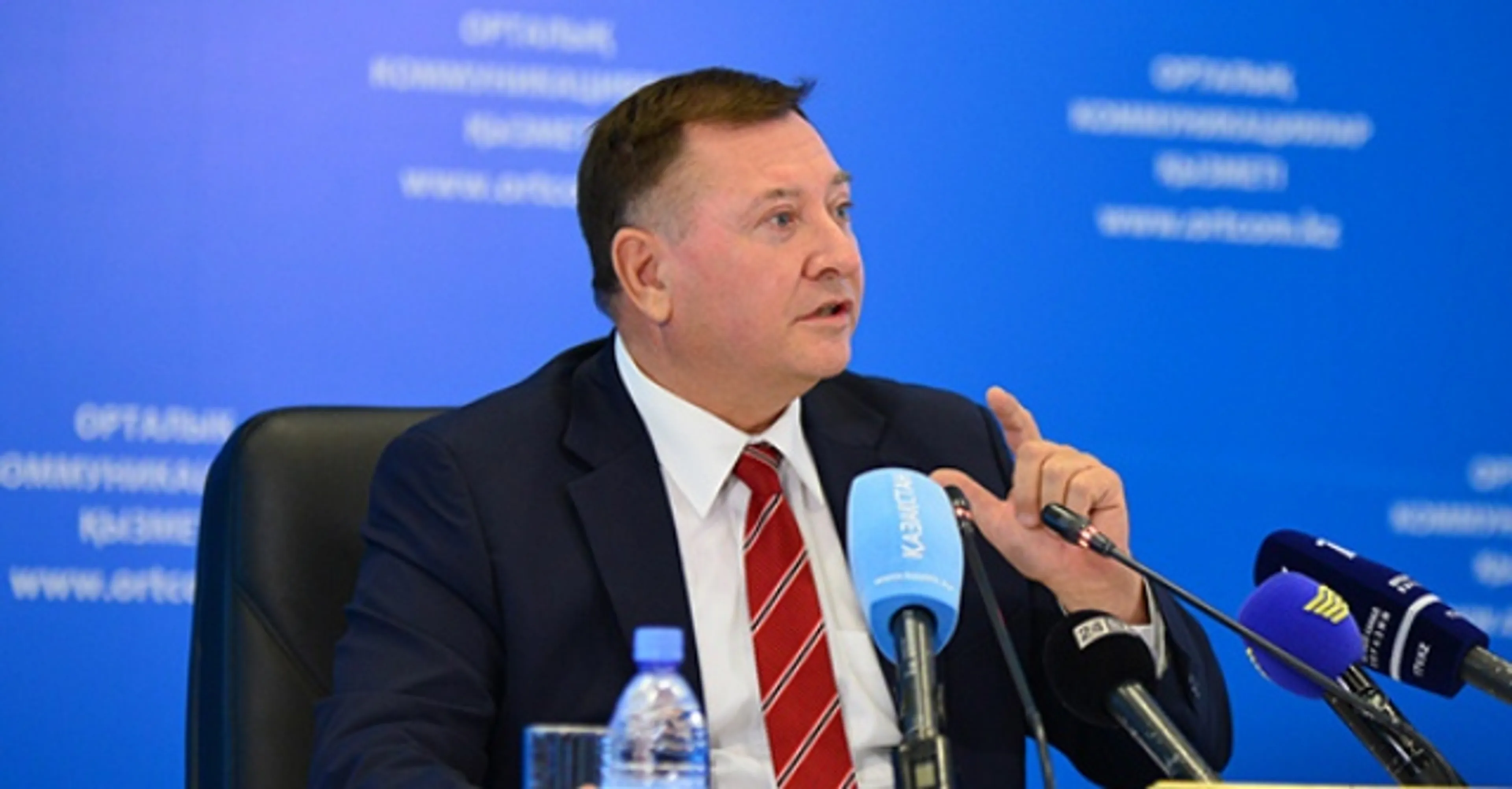 Капитал - Свободный курс держит на плаву, налог с продаж тянет на дно…