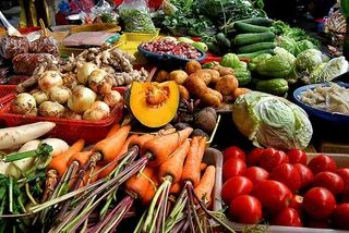 Капитал - Адильбек Джаксыбеков поручил навести порядок на рынках Астаны