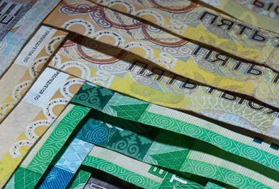 За торговую неделю нацвалюта прибавила 4 тенге