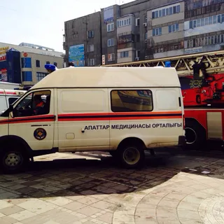 Капитал - В Алматы горит торговый дом Азат