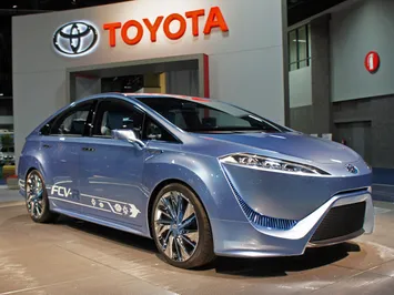 Toyota не отказывается от водородных авто