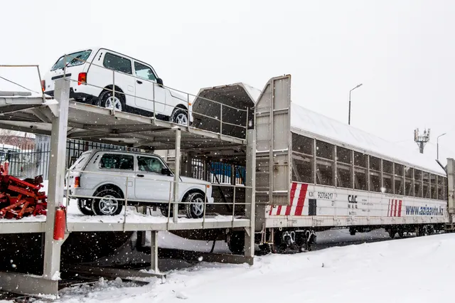 Азия Авто отправила первую регулярную партию Lada 4×4 в Китай