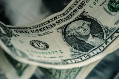 Доллар установил полугодовой рекорд - 386,9 тенге