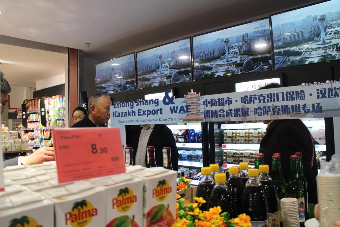 Отдел казахстанских продуктов открыли в гипермаркете Уханя - фото kapital.kz