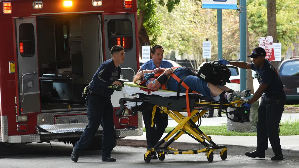 Капитал - Стрельба в школе во Флориде: 17 человек погибли