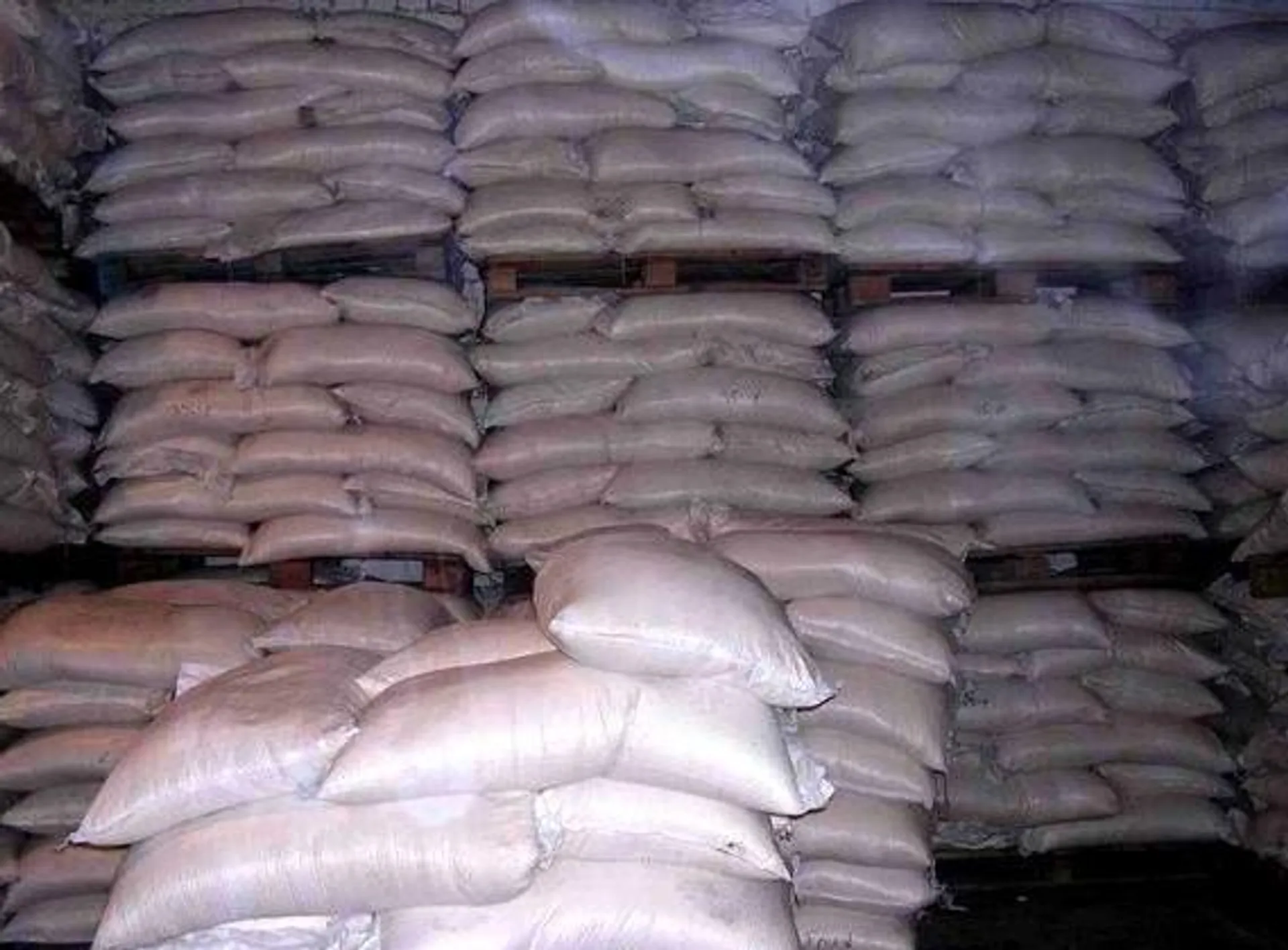 Капитал - В Семее временно прекратили поставки сахара в магазины