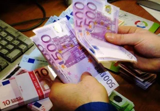 Капитал - Европейским банкирам ограничат бонусы