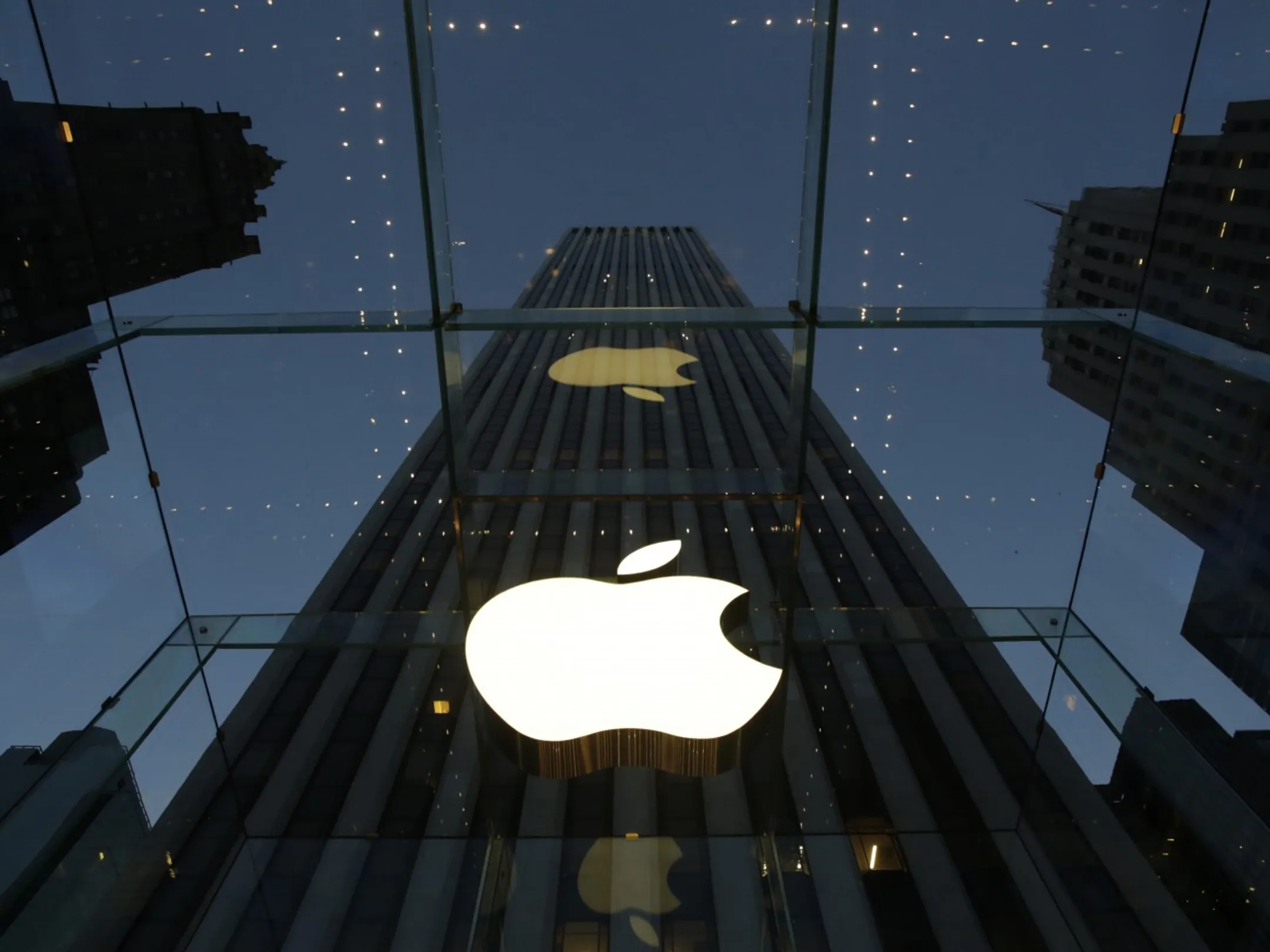 Квартальная выручка Apple упала на 27% - Image Kapital.kz
