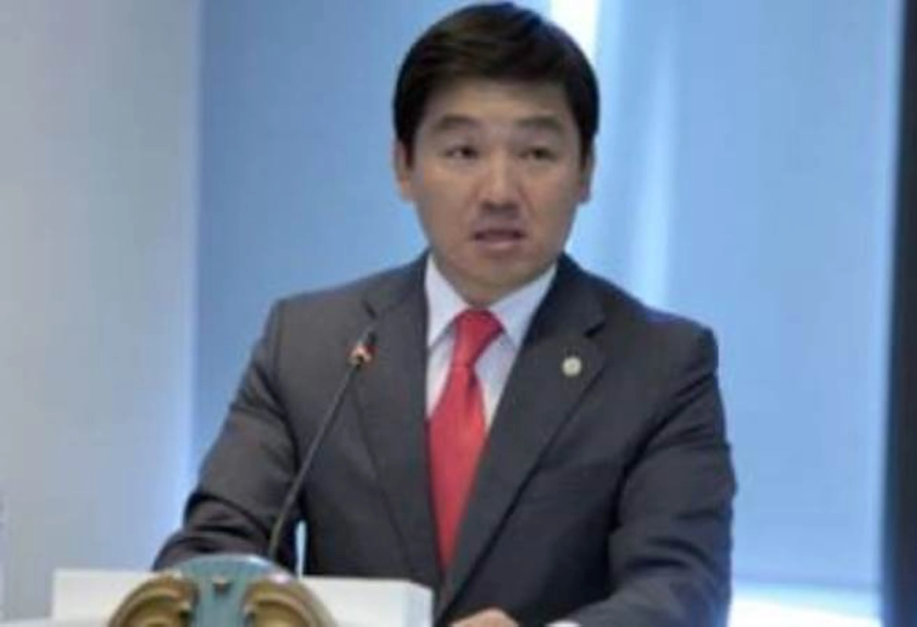 Капитал - Нур Отан недоволен реализацией молодежной политики