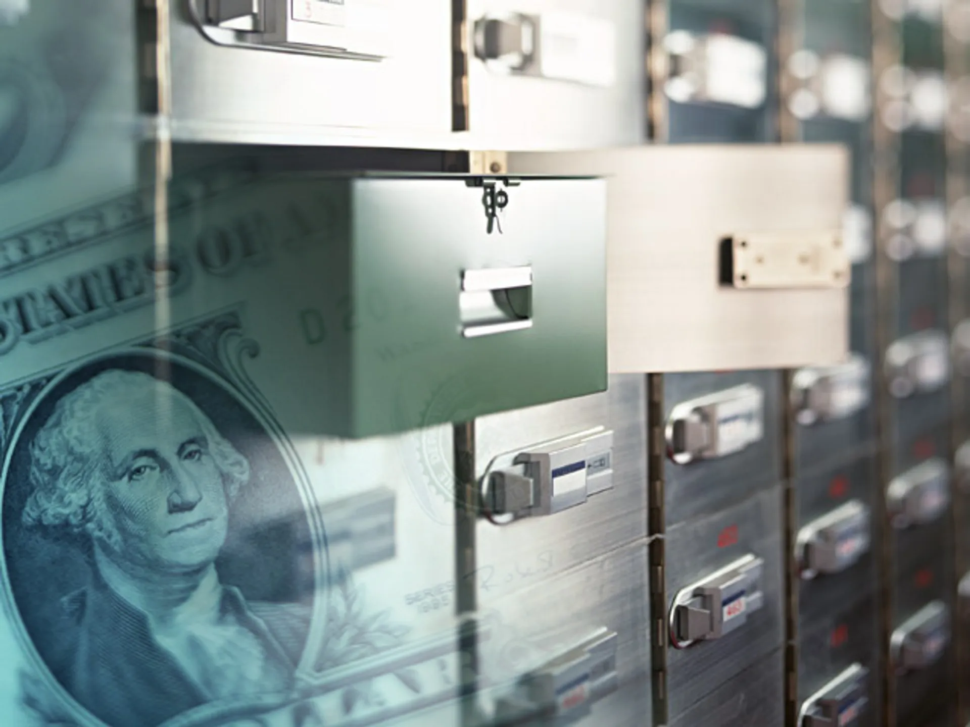 Капитал - Финсектор может пострадать от слабого контроля