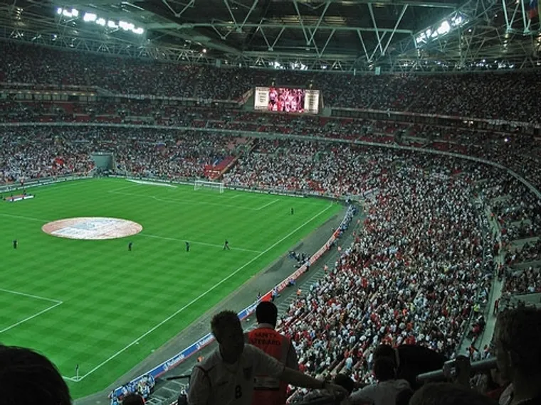 Капитал - Английские клубы потратили летом почти $1 млрд на трансферы