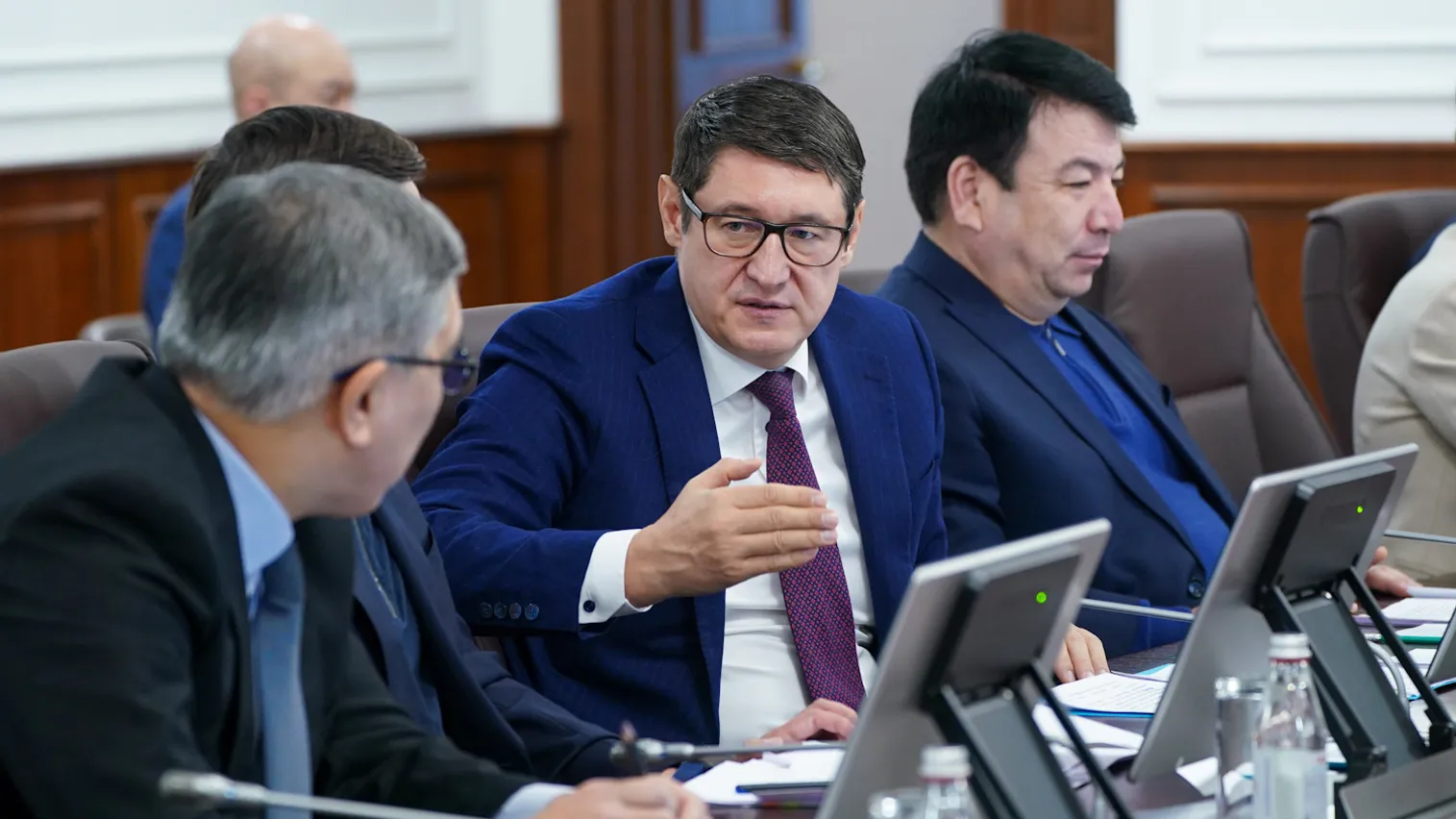 Итогом исполнения поручений президента должно стать повышение качества жизни — премьер - фото kapital.kz