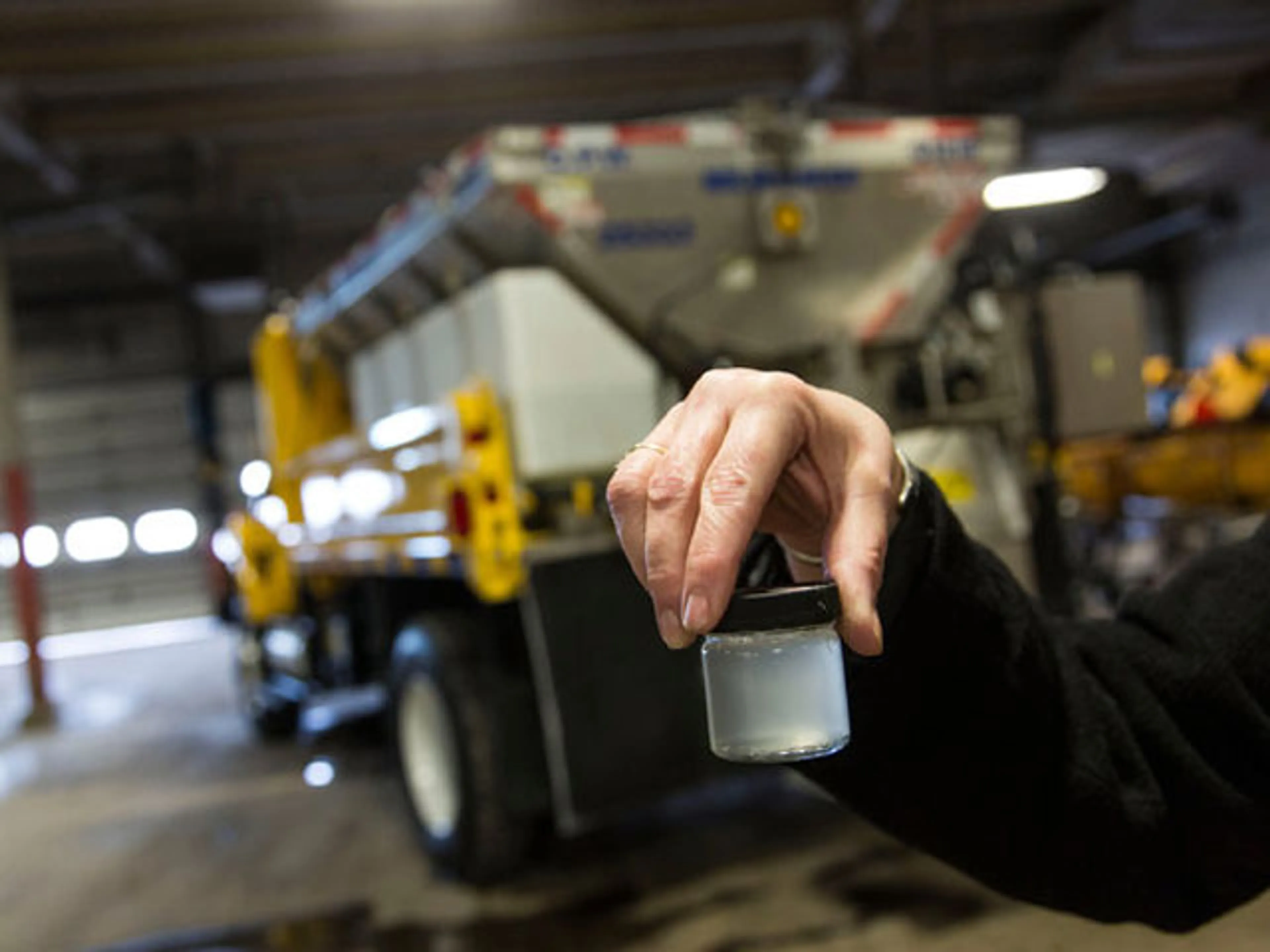 Капитал - В США на борьбу с гололедом бросили сыр