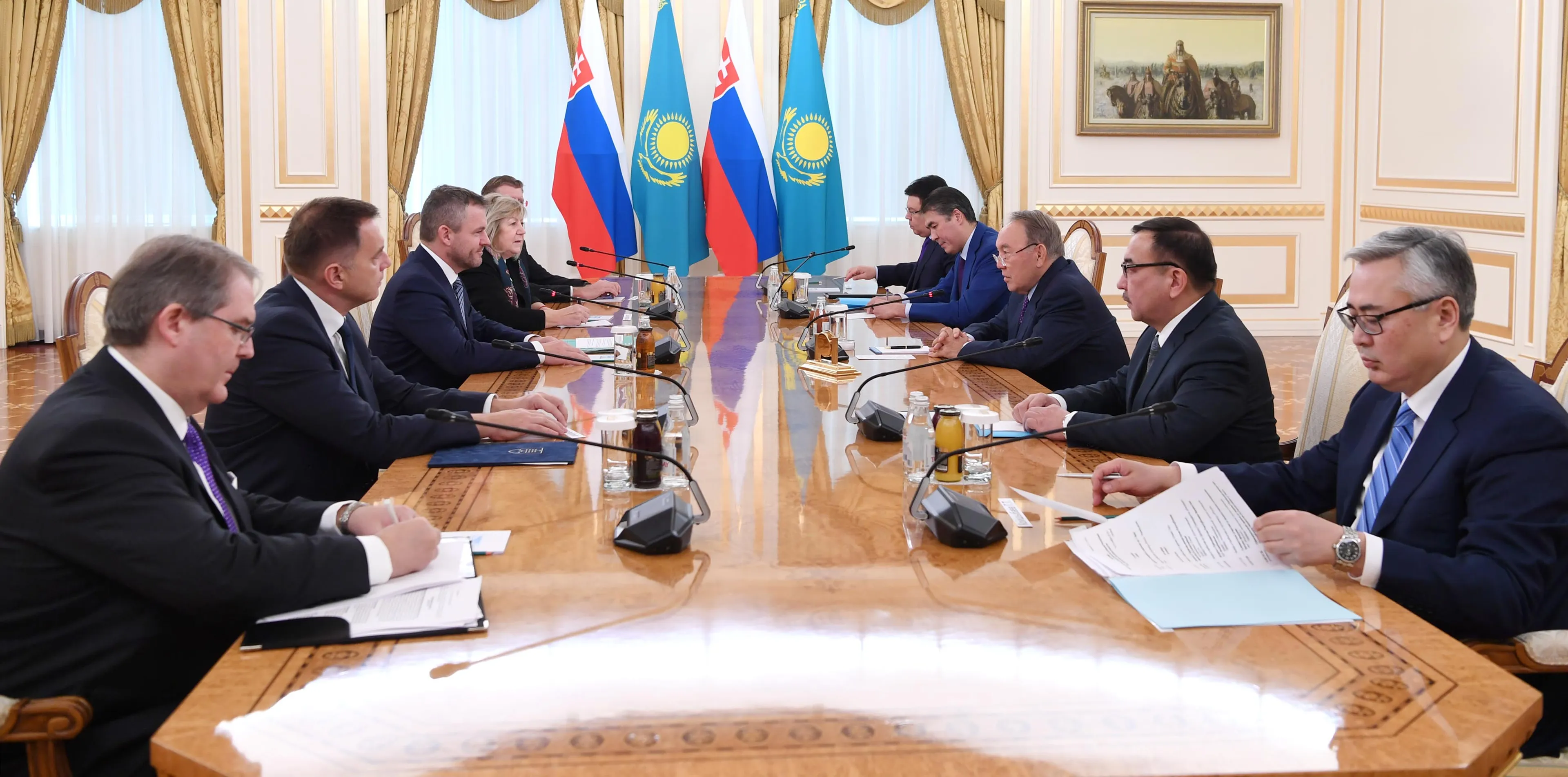 Капитал - Президент Казахстана встретился с премьер-министром Словакии