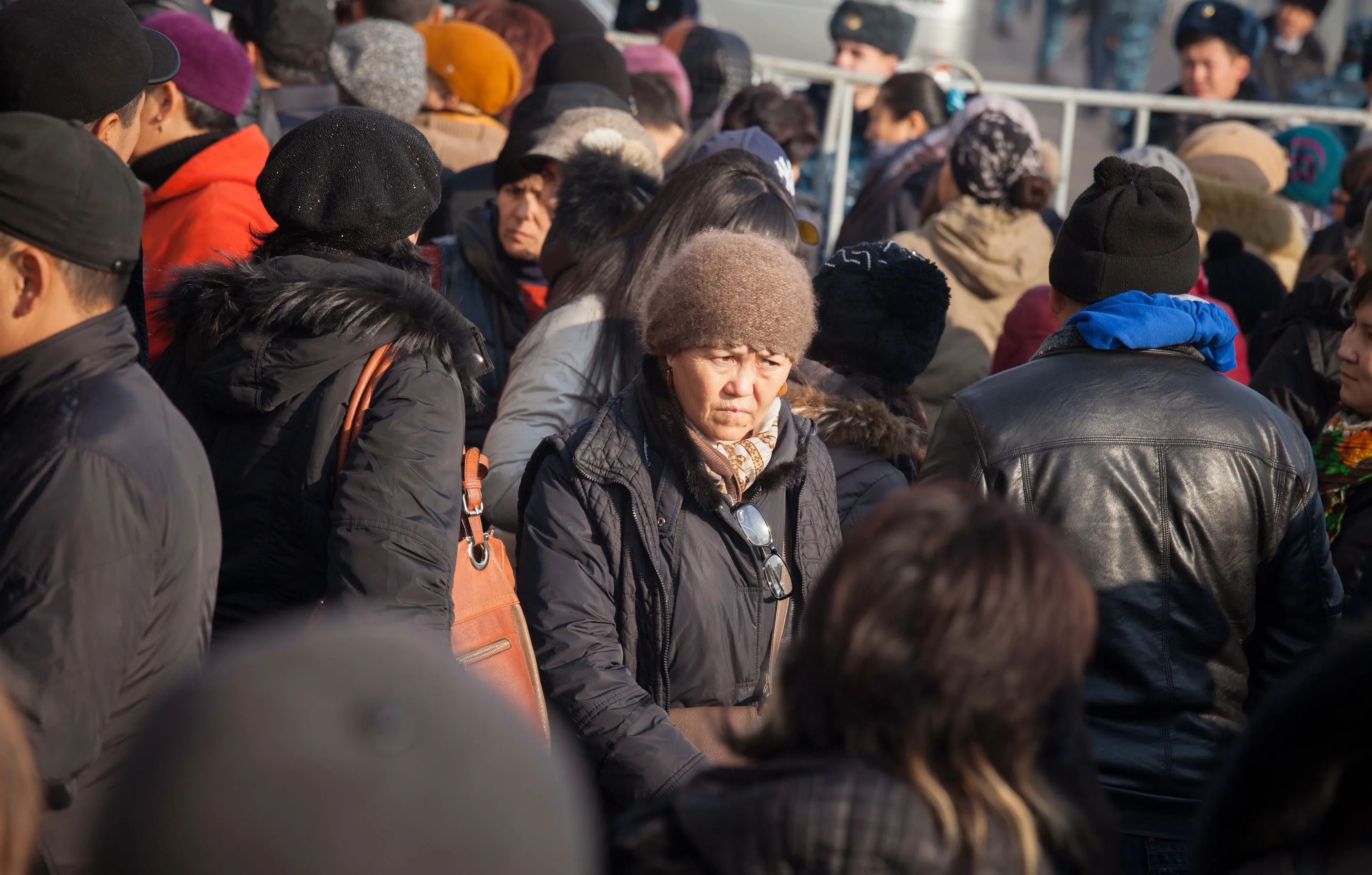 Капитал - Продавцов алматинских рынков вынуждают покупать право на работу