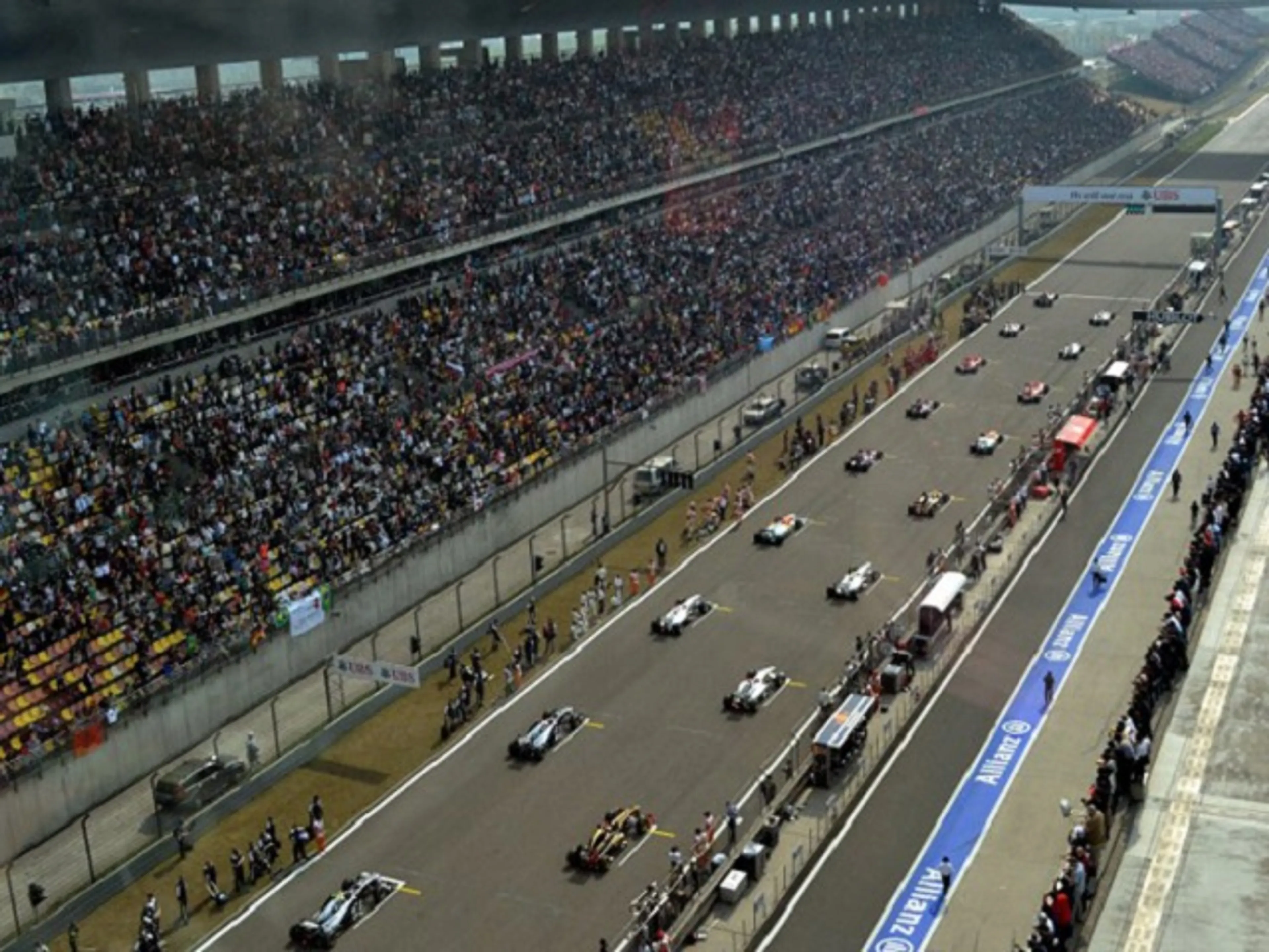 Капитал - Команды F1 смогут выставлять по три машины