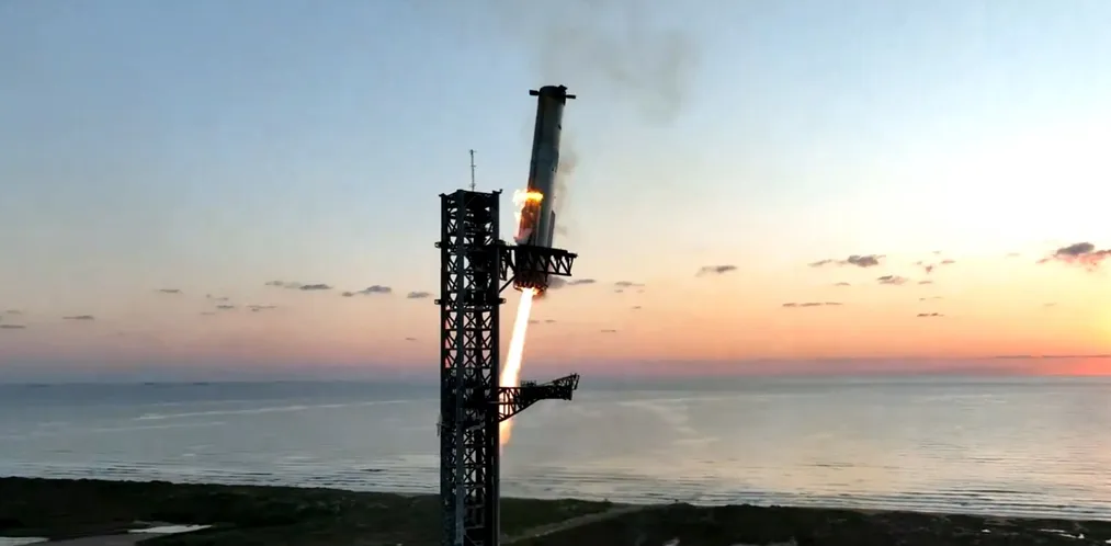 Капитал - SpaceX: тестовый запуск самой большой в мире ракеты стал историческим