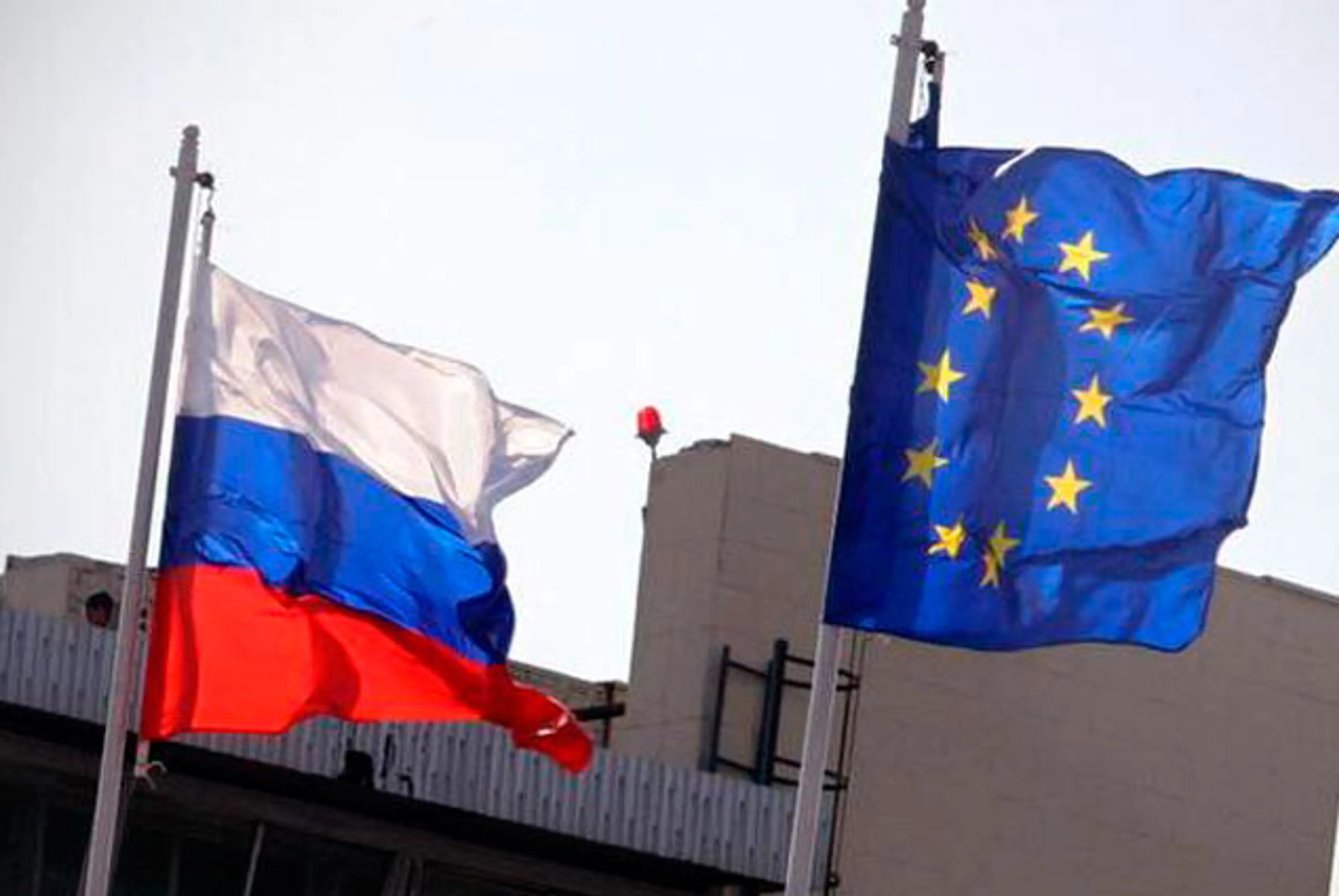 Капитал - США стремятся оторвать Европу от России