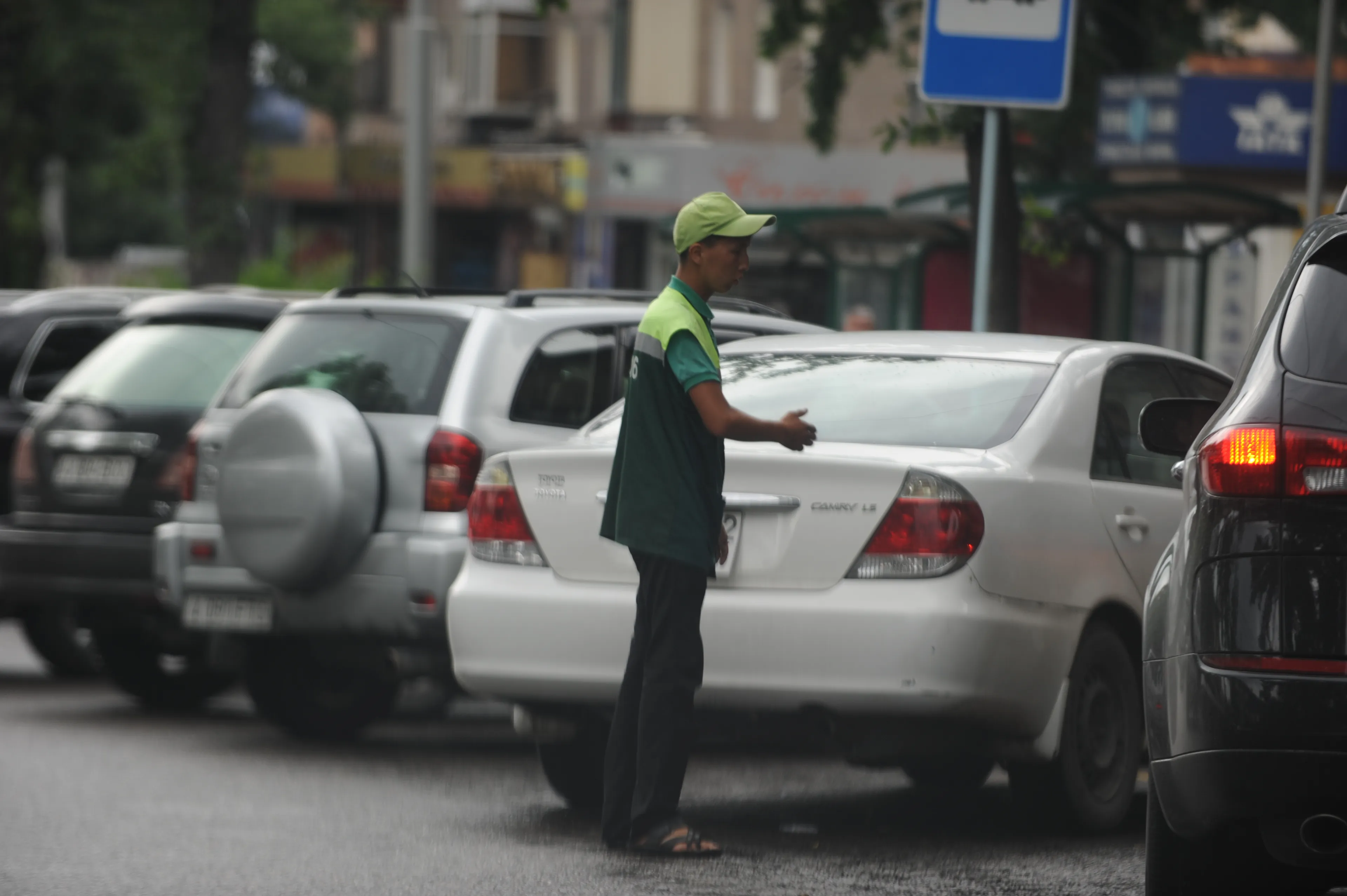 Капитал - В Алматы намерены бороться со стихийными парковками