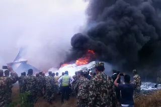 Капитал - На месте крушения самолета в Катманду нашли выживших