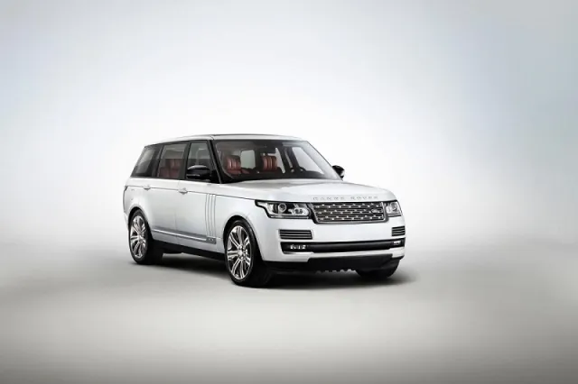 Land Rover удлинил Range Rover