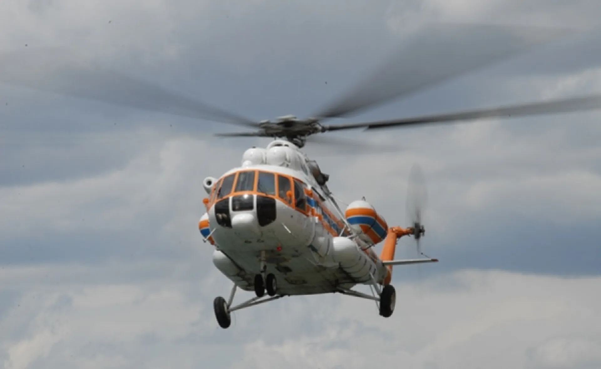 Капитал - Спасатели возобновили поиски альпинистов на Тянь-Шане