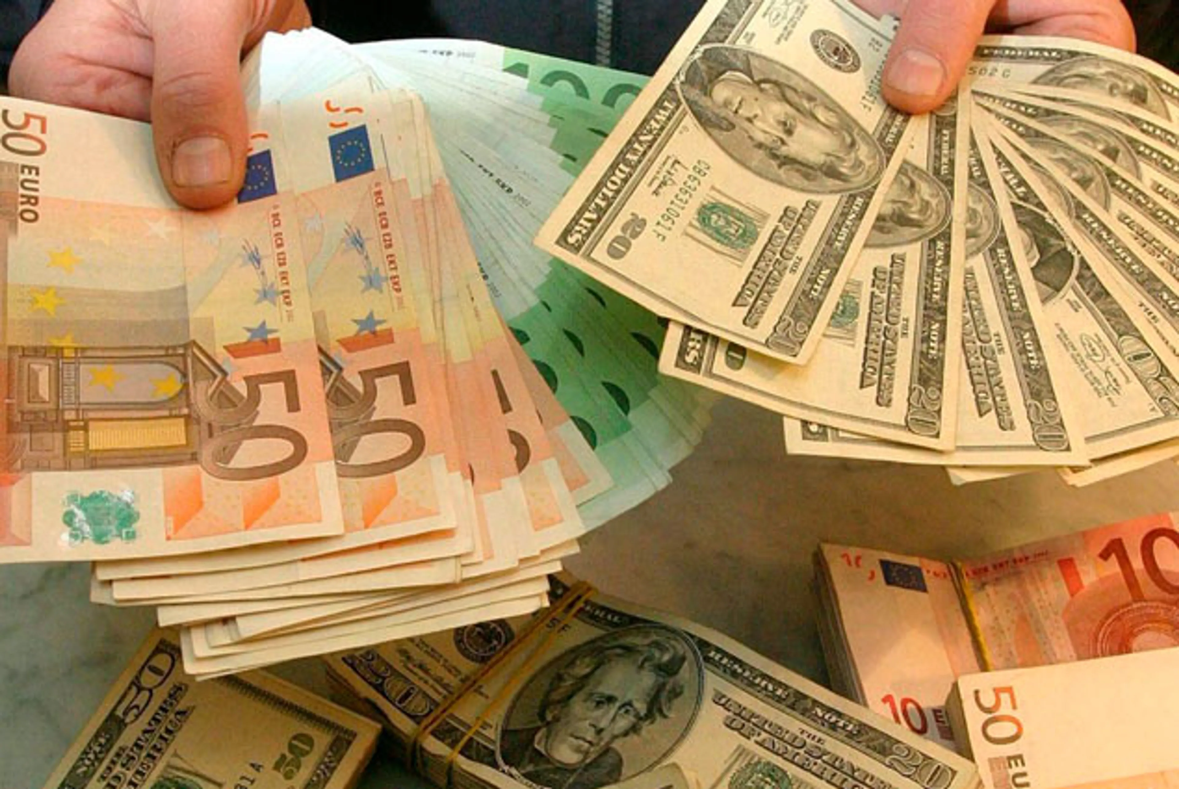 Капитал - Банкам РФ не хватает долларов и евро