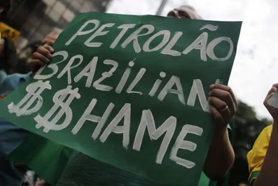 700 тысяч бразильцев вышли на улицы в знак протеста