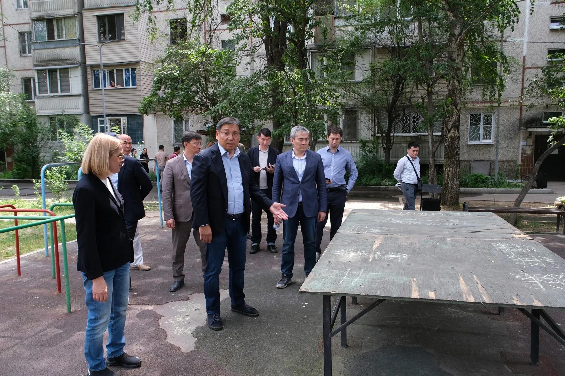 В Алматы пересмотрят требования к обустройству дворов
