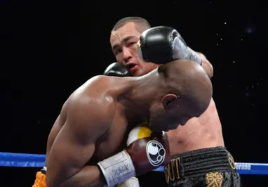 Бейбут Шуменов проиграл бой Бернарду Хопкинсу