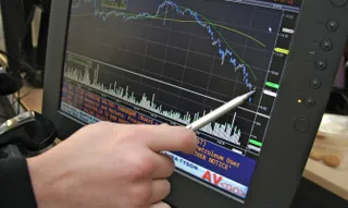 Капитал - Российские фондовые индексы упали до 2,5%