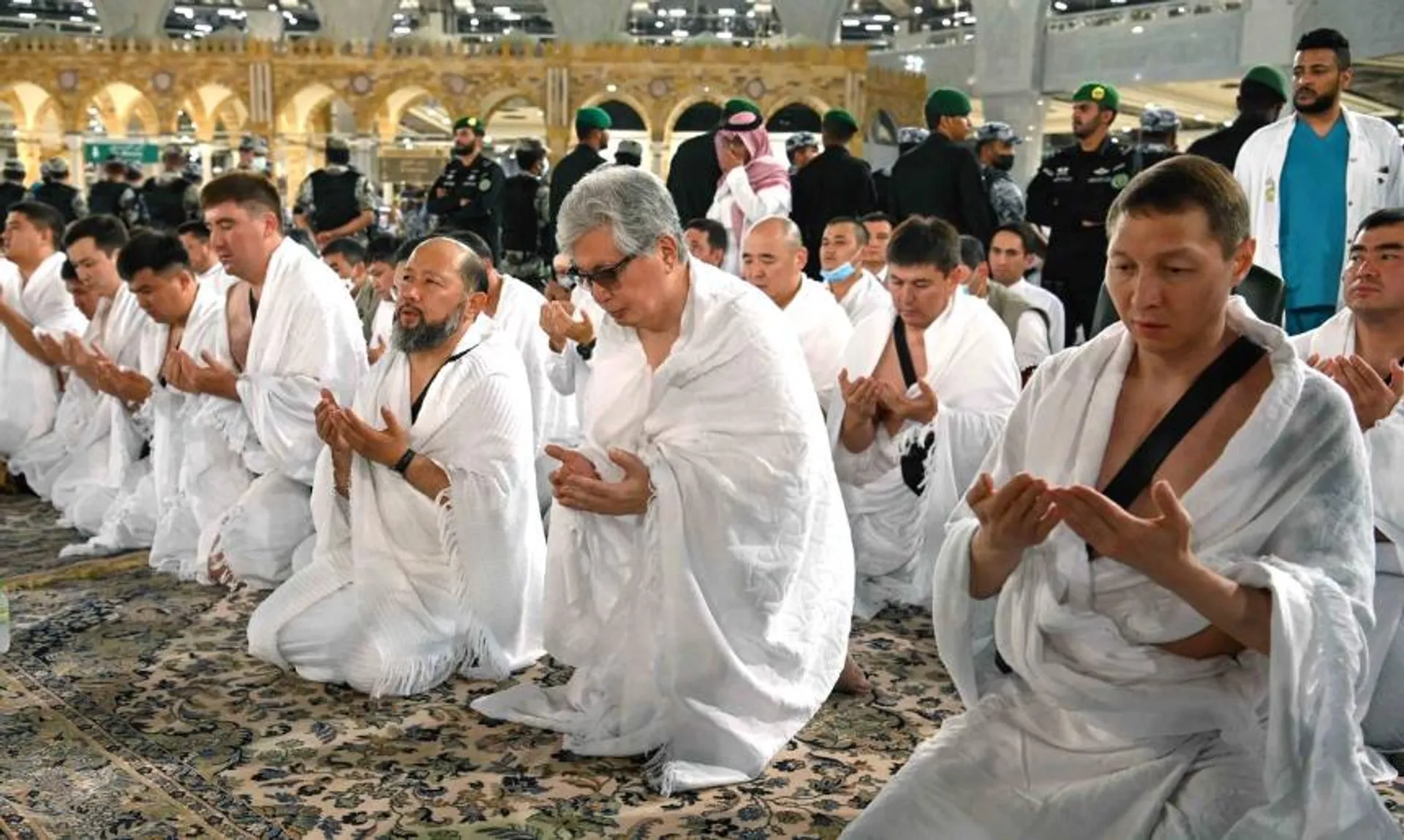Капитал - Касым-Жомарт Токаев совершил малый хадж в Мекке
