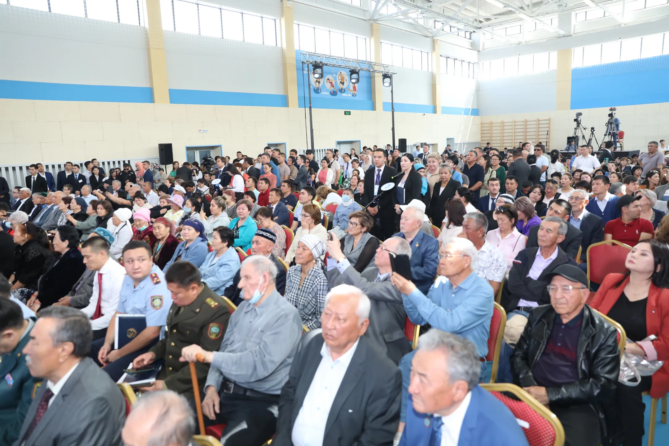 Ерболат Досаев встретился с жителями Наурызбайского района - Image Kapital.kz