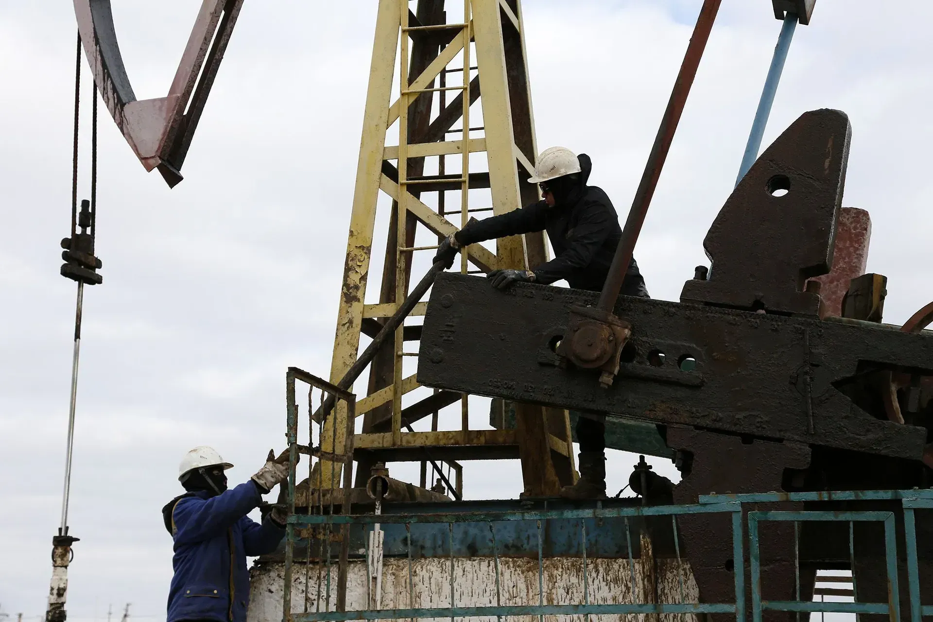 Средняя цена Brent в апреле составит $125 за баррель - эксперты