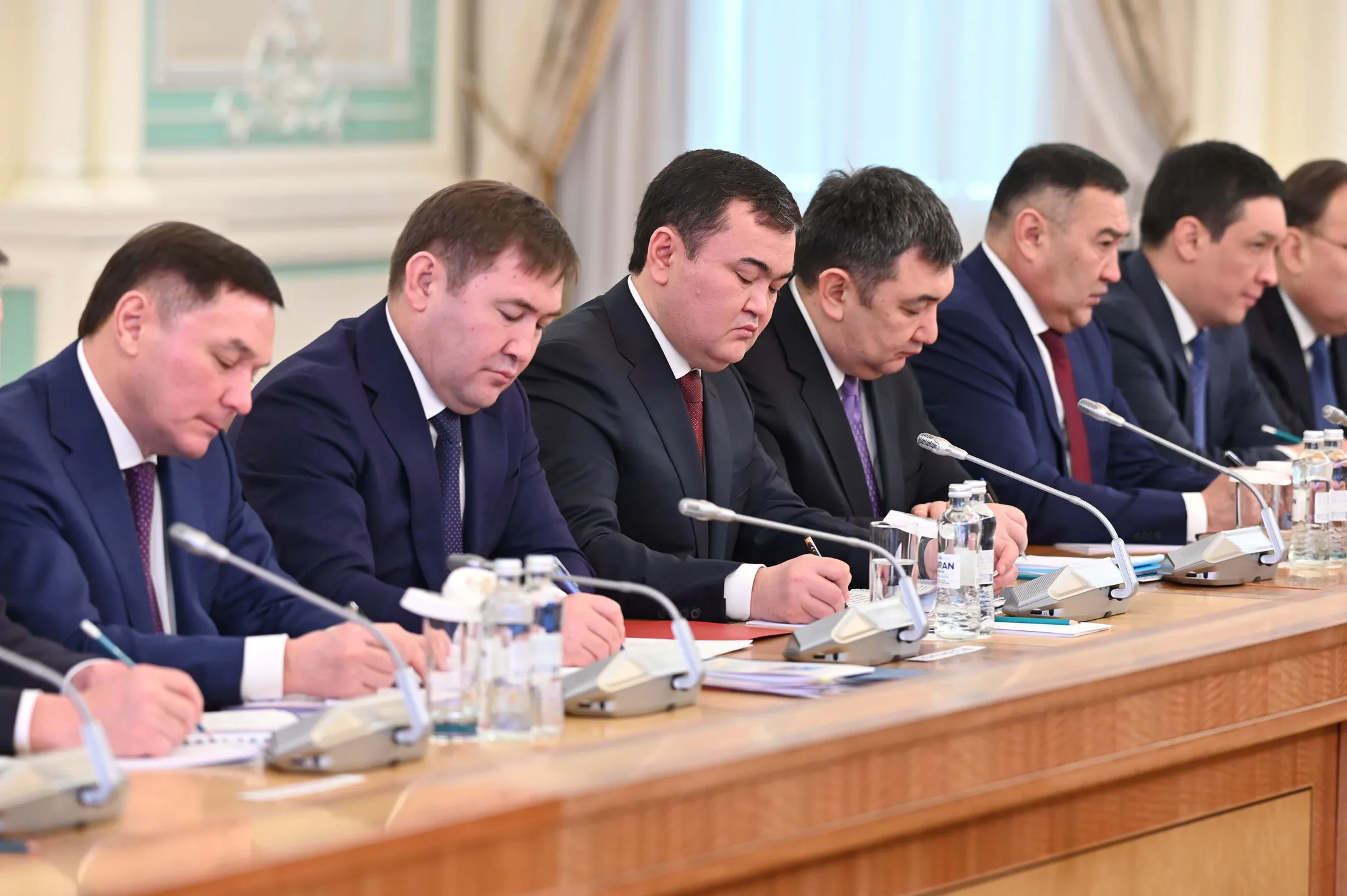 Президент госслужащим: Не время успокаиваться на достигнутом - Image Kapital.kz