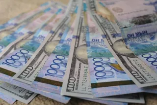 Капитал - Курс держится у отметки 347 тенге за доллар