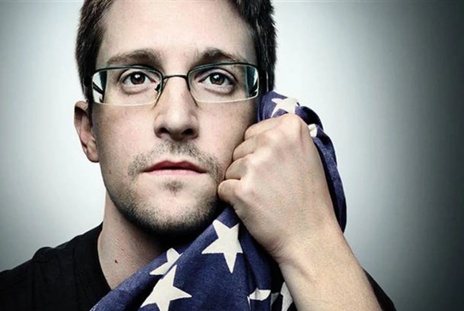 Капитал - Сноуден согласился пойти под суд в США