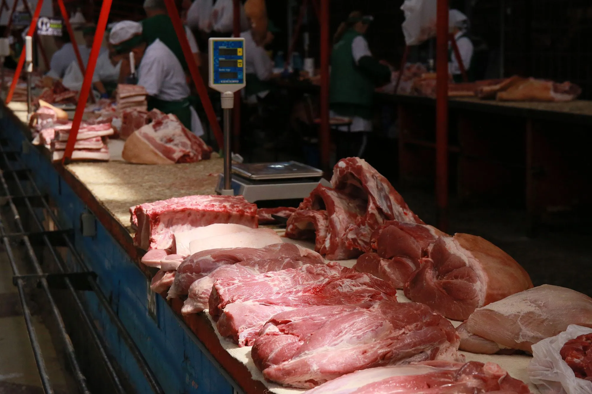 Сколько говядины можно купить на одну зарплату в Казахстане и в мире? 