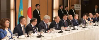 Капитал - Казахстан введет безвизовый режим для граждан 56 стран