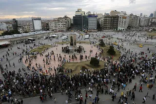 Капитал - Протестующие в Стамбуле против референдума