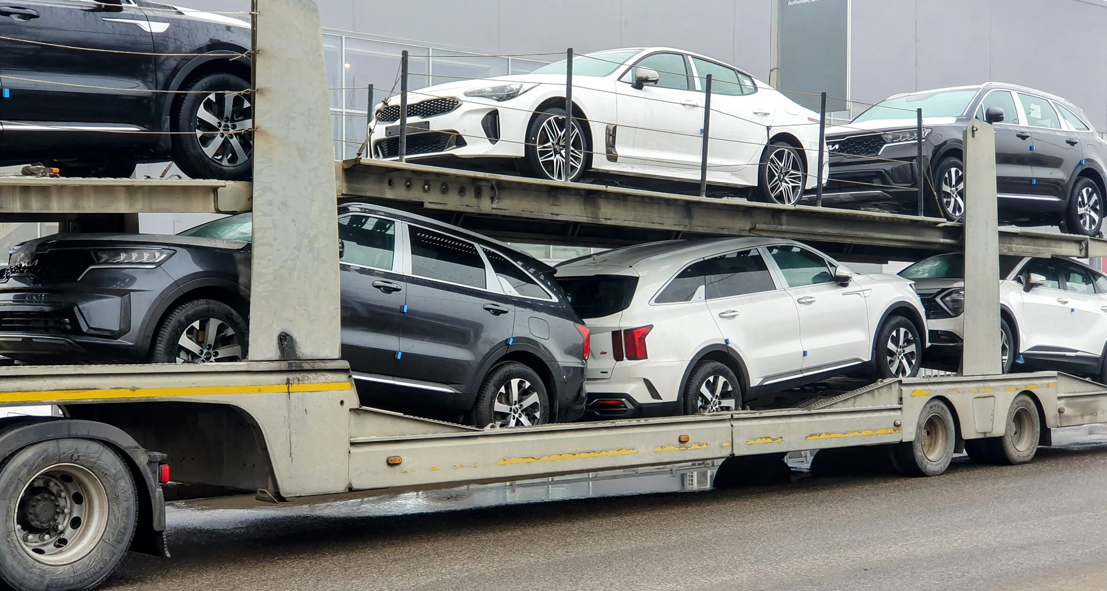 Капитал - Итоги продаж за май, иск против Nissan, Rivian на Tesla Supercharger