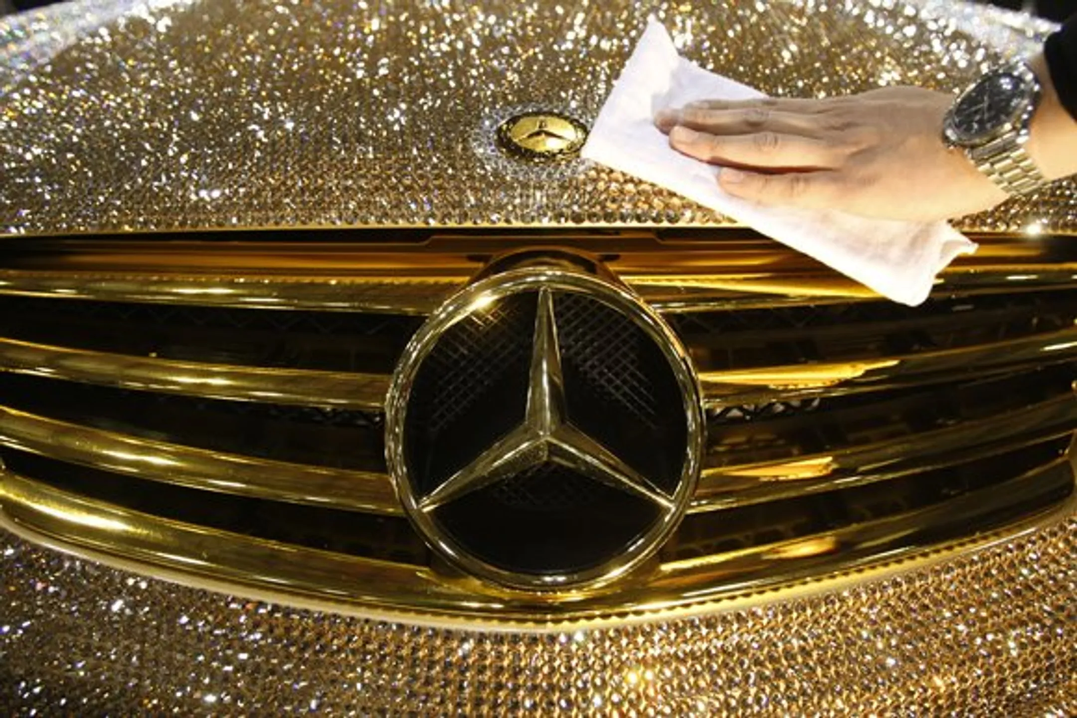 Предметы роскоши можно не декларировать - Image Kapital.kz